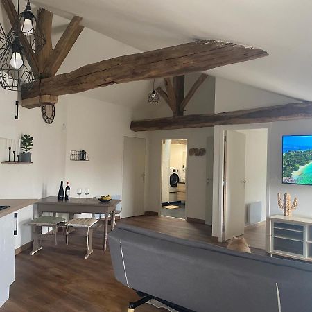 Charmant Appartement Avec Spa ฟอนทีเนย์-เลอ-คอมต์ ภายนอก รูปภาพ