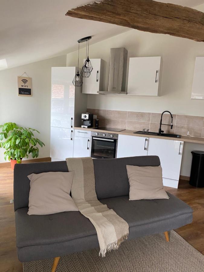 Charmant Appartement Avec Spa ฟอนทีเนย์-เลอ-คอมต์ ภายนอก รูปภาพ