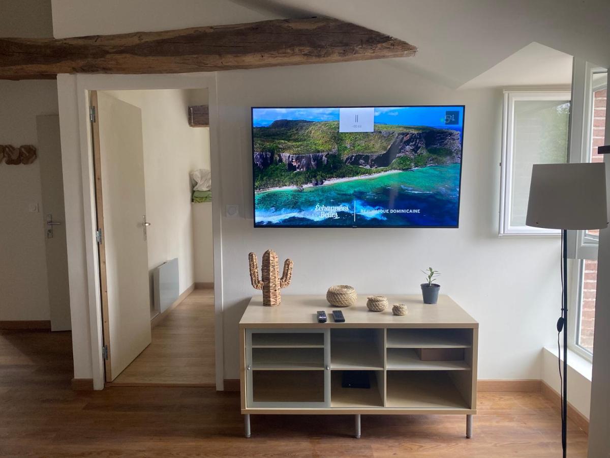 Charmant Appartement Avec Spa ฟอนทีเนย์-เลอ-คอมต์ ภายนอก รูปภาพ
